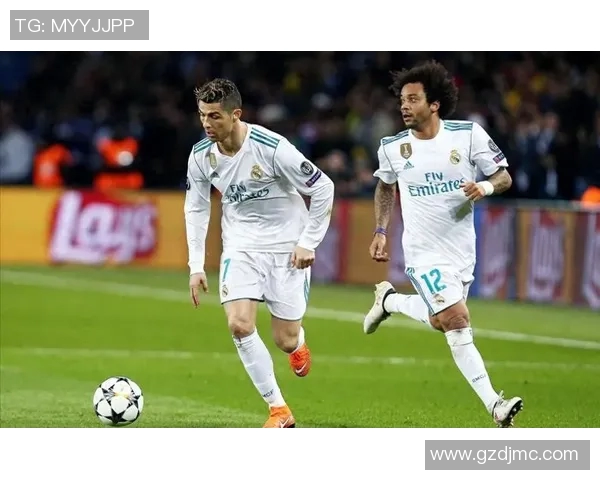 足球巨星转会瞬间回顾球场传奇新篇章即将开启